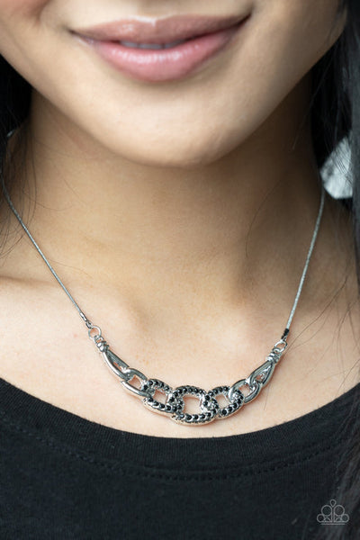 KNOT In Love Black Necklace